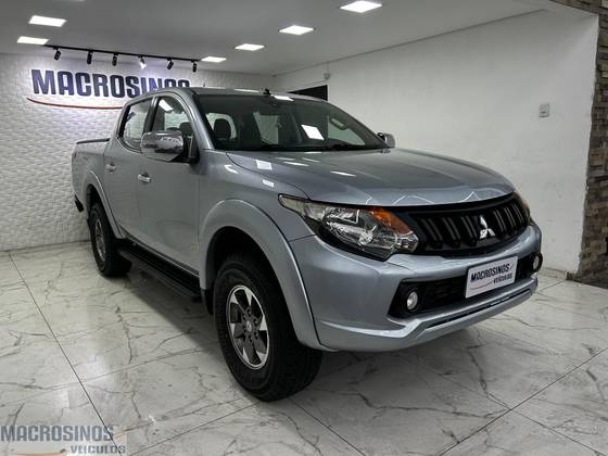 MITSUBISHI L200 TRITON 2.4 16V TURBO DIESEL SPORT HPE-S CD 4P 4X4 AUTOMÁTICO